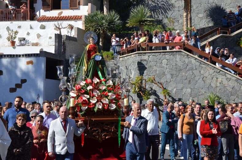 Momento de la procesión religiosa (Foto TA)